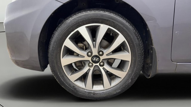 View Hyundai Fluidic Verna Image 28 Used Hyundai Fluidic Verna Image 28