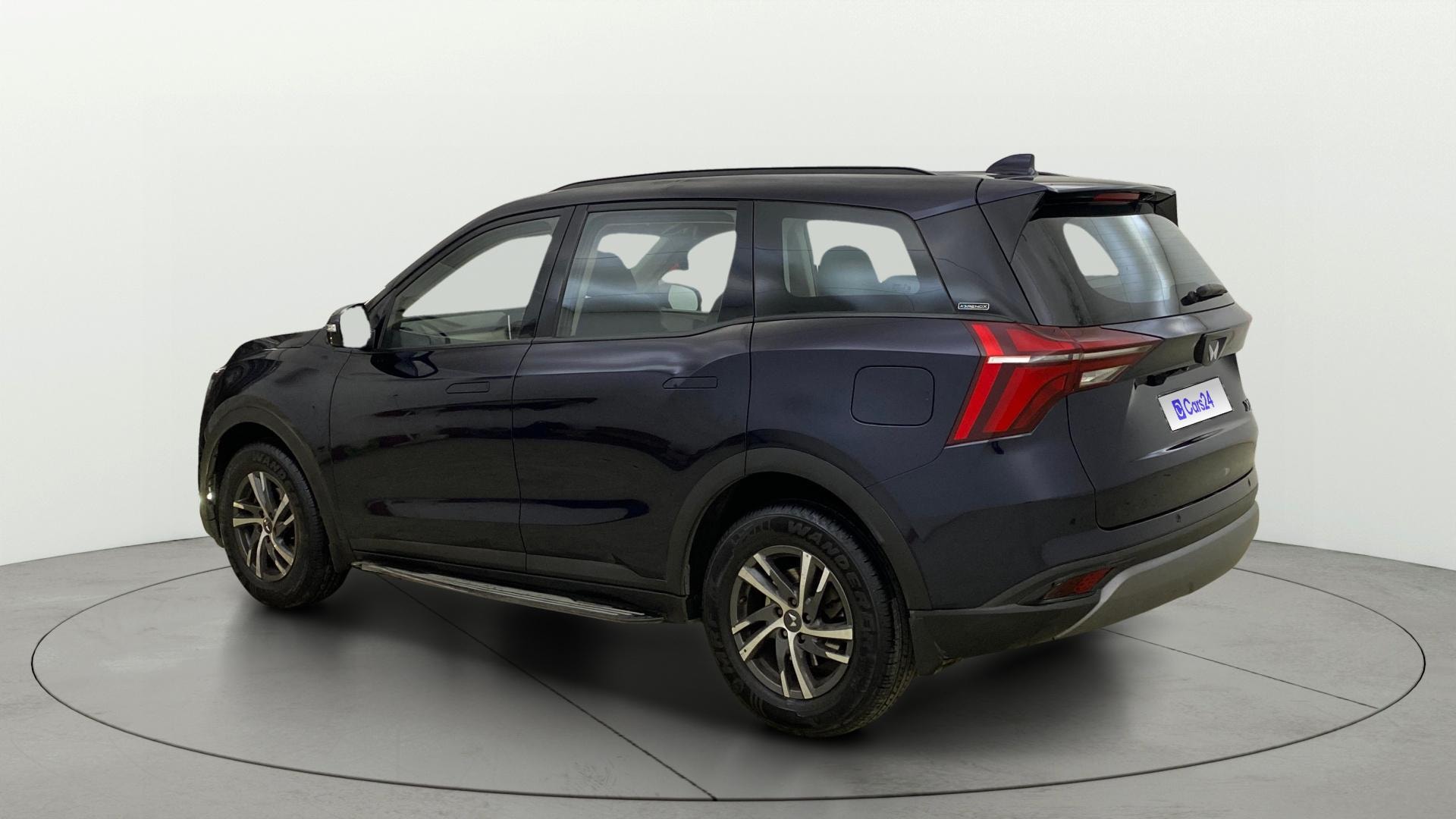 View 2023 Mahindra XUV700 MX Petrol 5 STR Image 2 Used 2023 Mahindra XUV700 MX Petrol 5 STR Image 2