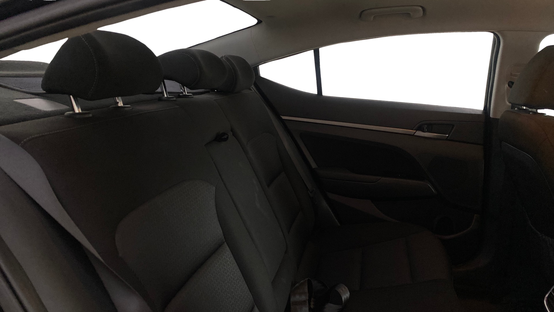 View 2018 Hyundai Elantra 1.6 CRDi S Image 29 Used 2018 Hyundai Elantra 1.6 CRDi S Image 29