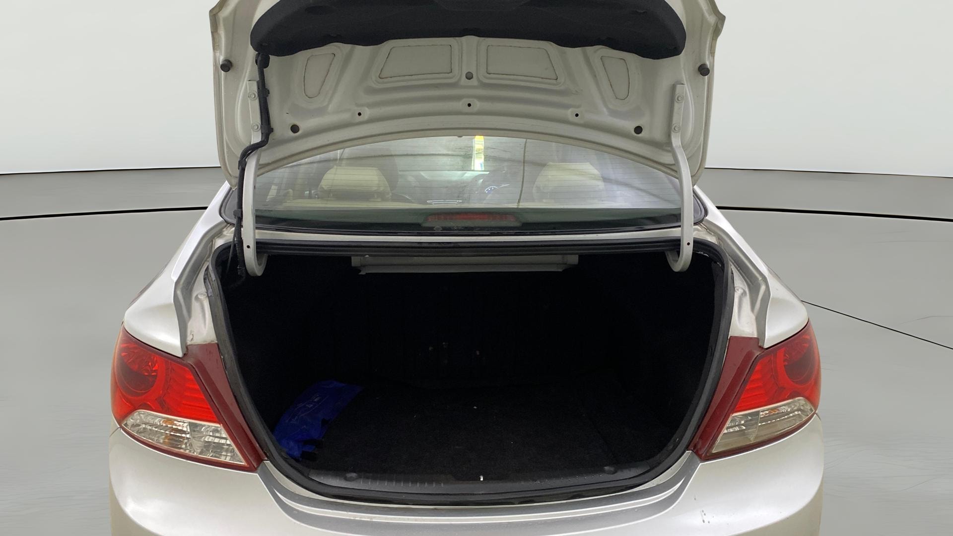 View 2013 Hyundai Fluidic Verna 1.6 VTVT SX Image 36 Used 2013 Hyundai Fluidic Verna 1.6 VTVT SX Image 36