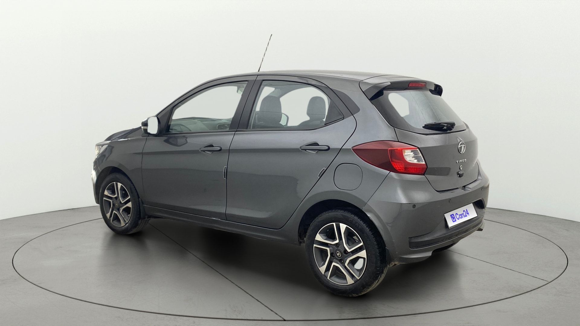 View 2021 Tata Tiago Revotorq XB Image 2 Used 2021 Tata Tiago Revotorq XB Image 2