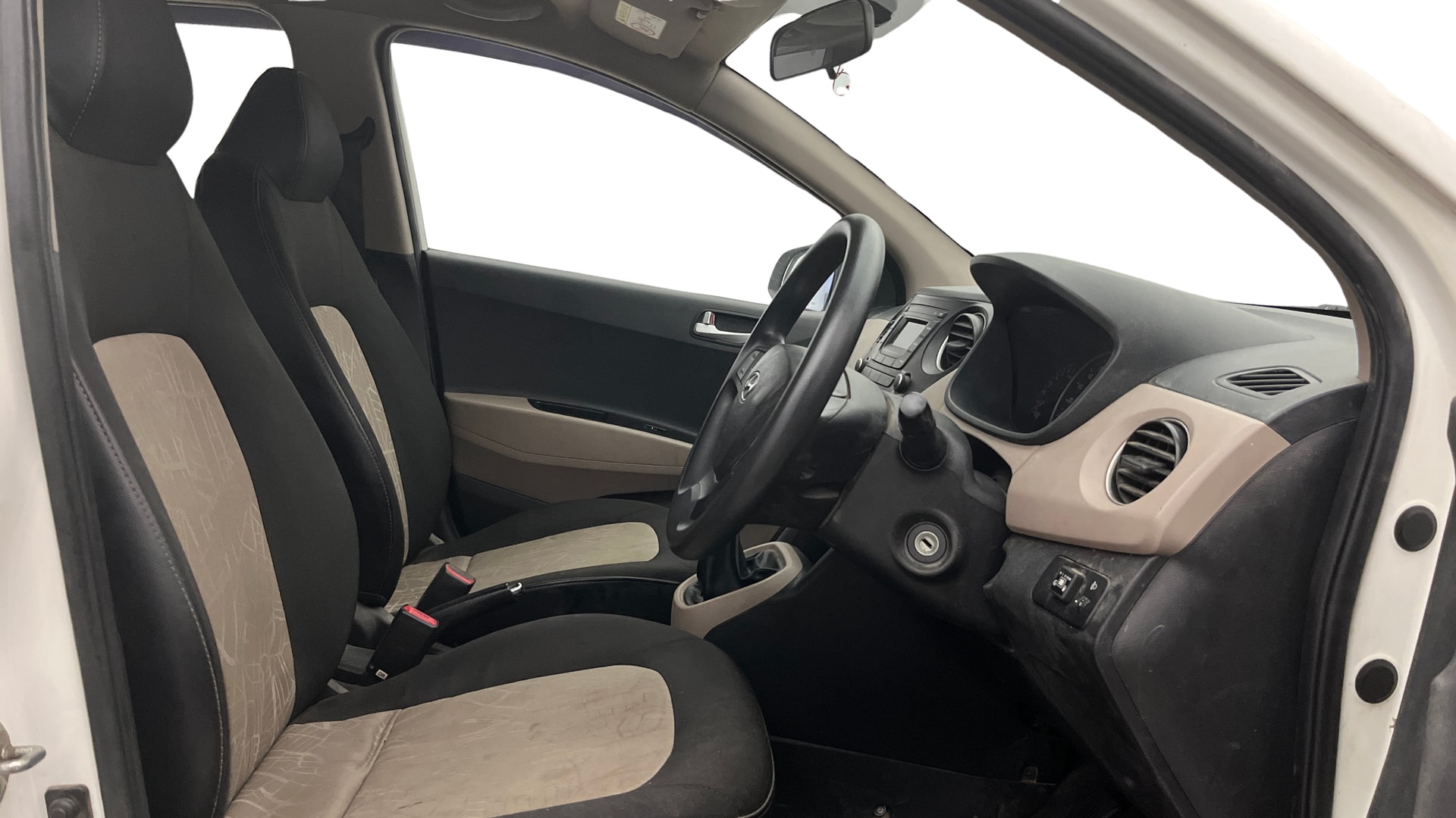 View 2016 Hyundai Grand i10 Sportz 1.2 Kappa Image 16 Used 2016 Hyundai Grand i10 Sportz 1.2 Kappa Image 16