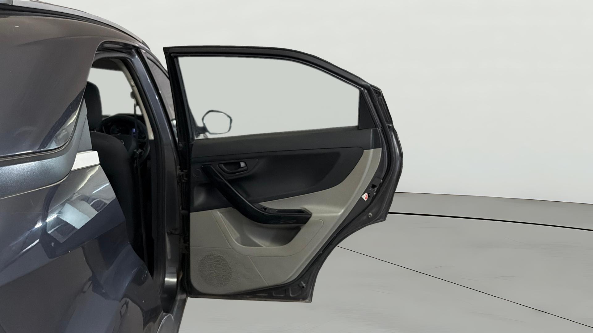 View 2020 Tata Nexon Revotron XM Image 7 Used 2020 Tata Nexon Revotron XM Image 7