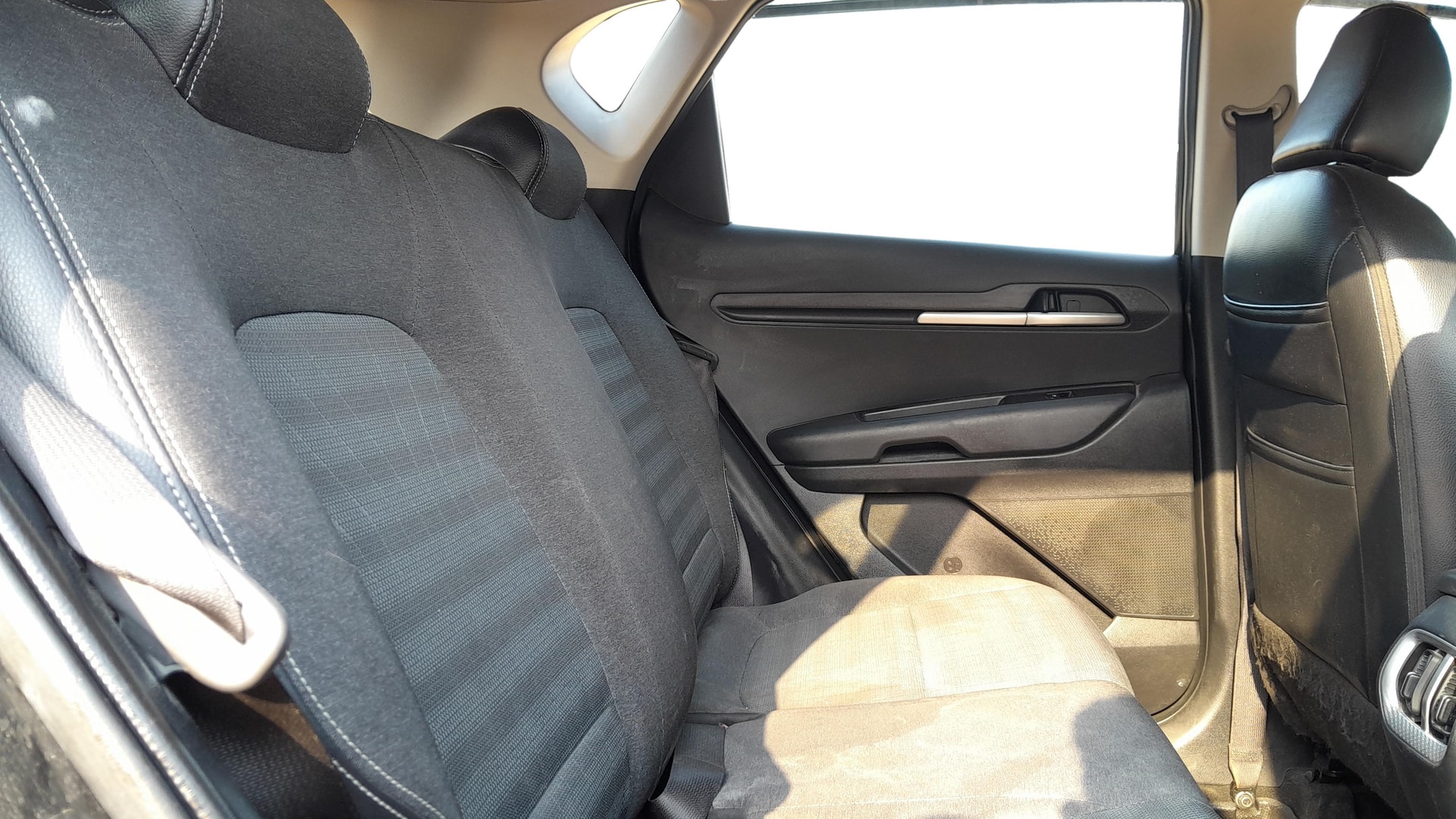 View 2023 Kia Sonet HTK Plus iMT Petrol Image 29 Used 2023 Kia Sonet HTK Plus iMT Petrol Image 29