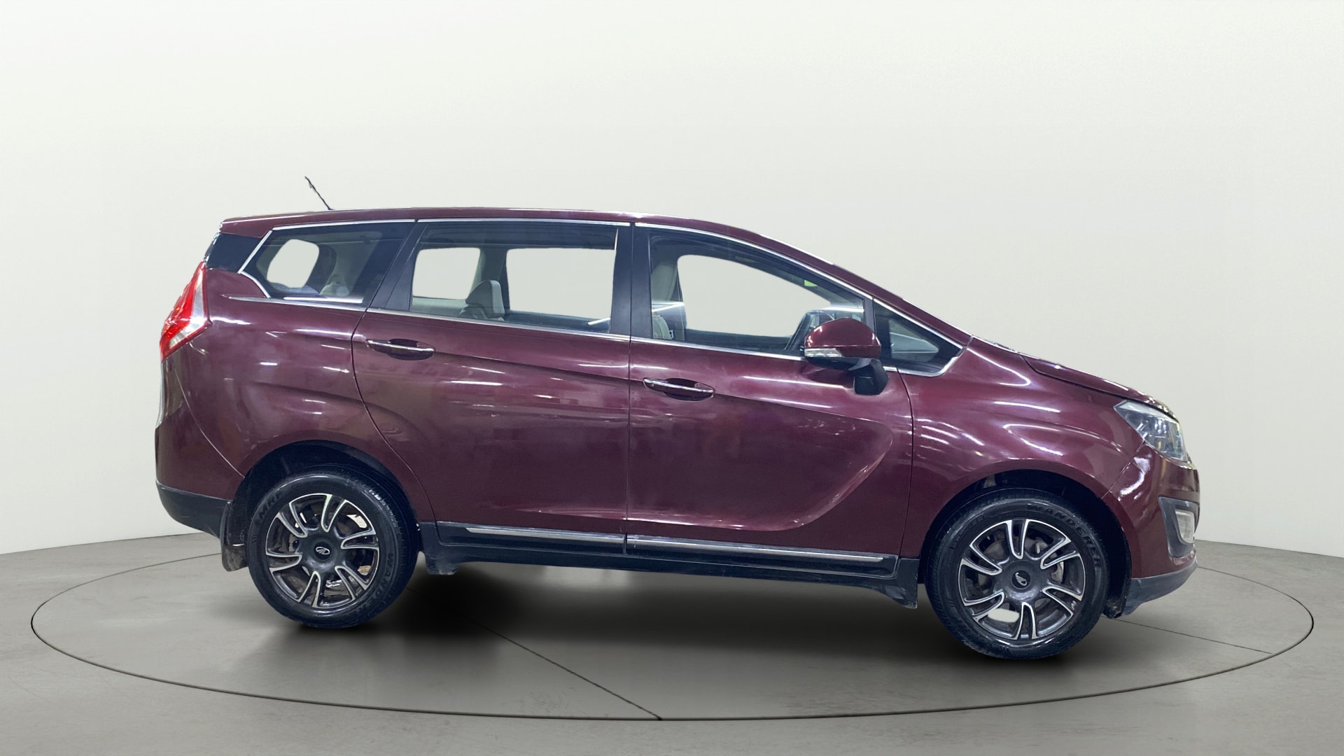 View 2020 Mahindra Marazzo M8 7-Seater Image 9 Used 2020 Mahindra Marazzo M8 7-Seater Image 9
