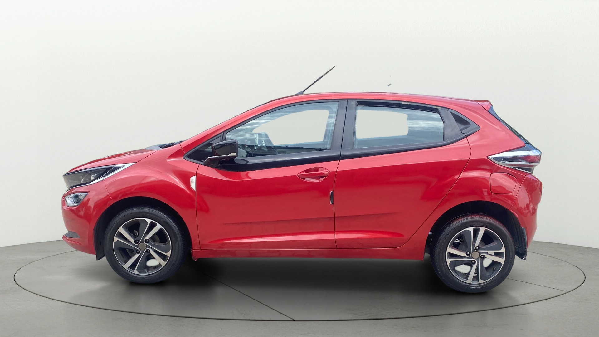 View 2022 Tata Altroz XZ Petrol Image 6 Used 2022 Tata Altroz XZ Petrol Image 6
