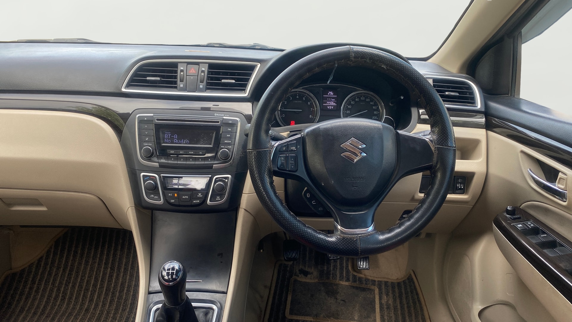 View 2017 Maruti Suzuki 1000 Base Variant Image 21 Used 2017 Maruti Suzuki 1000 Base Variant Image 21