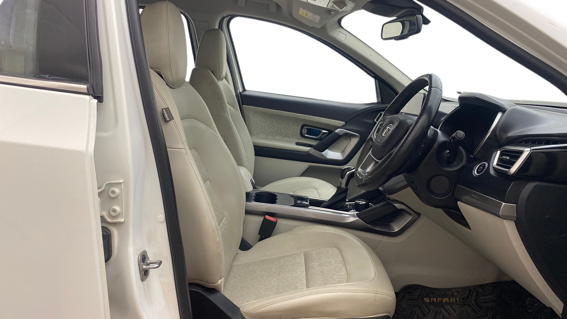 View 2023 Tata Safari 4X2 Image 18 Used 2023 Tata Safari 4X2 Image 18