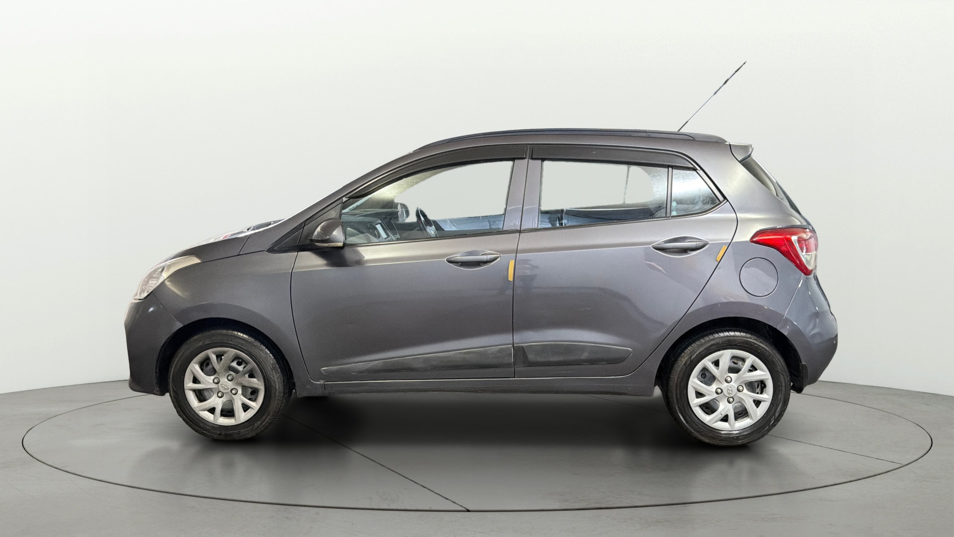 View 2019 Hyundai Grand i10 Sportz 1.2 Kappa Image 5 Used 2019 Hyundai Grand i10 Sportz 1.2 Kappa Image 5