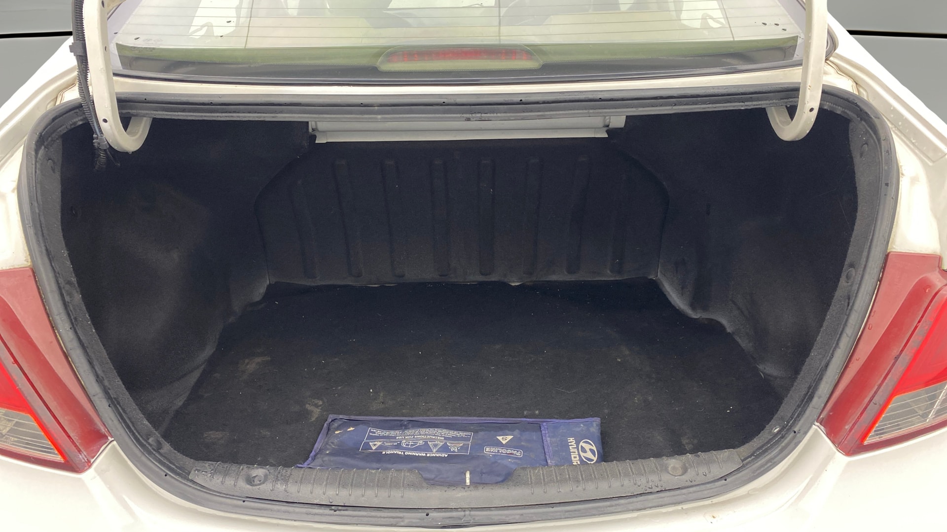 View 2015 Hyundai Fluidic Verna 1.4 CRDI Base Image 39 Used 2015 Hyundai Fluidic Verna 1.4 CRDI Base Image 39