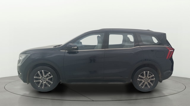 View Mahindra XUV700 Image 28 Used Mahindra XUV700 Image 28