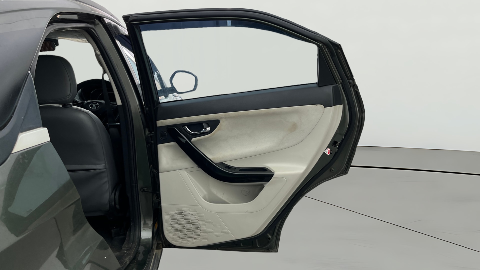View 2021 Tata Nexon Revotron XE Image 8 Used 2021 Tata Nexon Revotron XE Image 8
