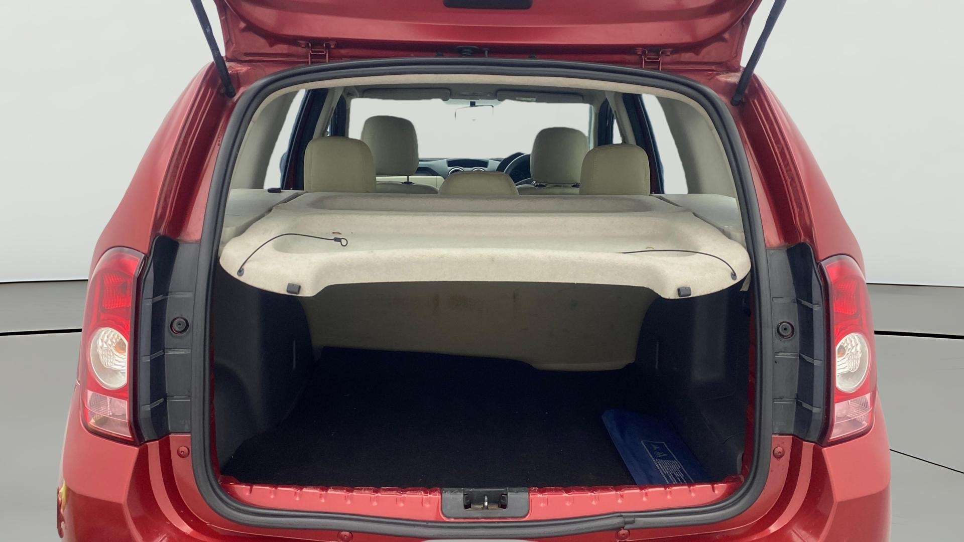 View 2014 Renault Duster Diesel 85PS STD Image 36 Used 2014 Renault Duster Diesel 85PS STD Image 36