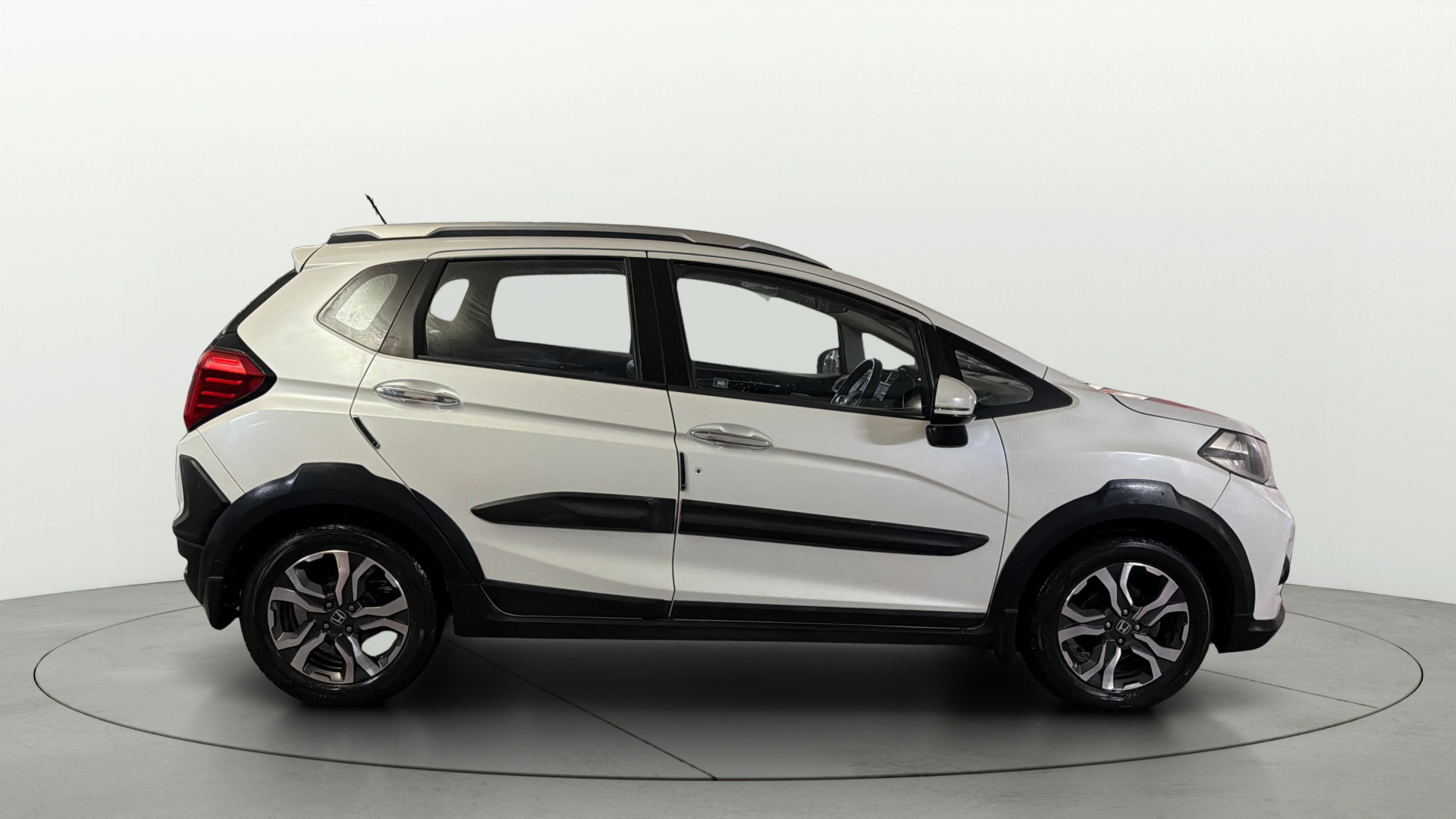 View 2018 Honda WR-V S MT Diesel Edge Edition Image 8 Used 2018 Honda WR-V S MT Diesel Edge Edition Image 8
