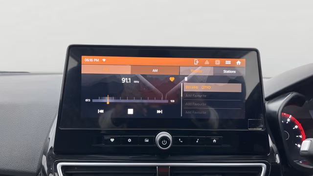 View Mahindra XUV 3XO Image 18 Used Mahindra XUV 3XO Image 18