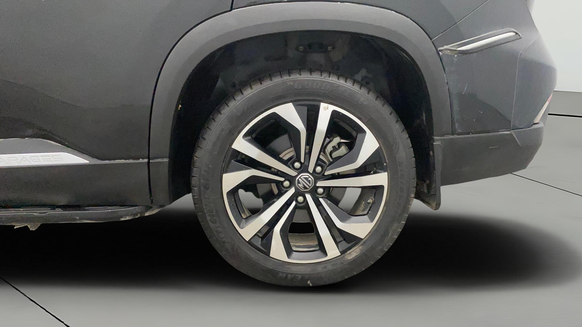 View 2023 MG Hector Plus Savvy Pro 7 Seater CVT Petrol Image 8 Used 2023 MG Hector Plus Savvy Pro 7 Seater CVT Petrol Image 8