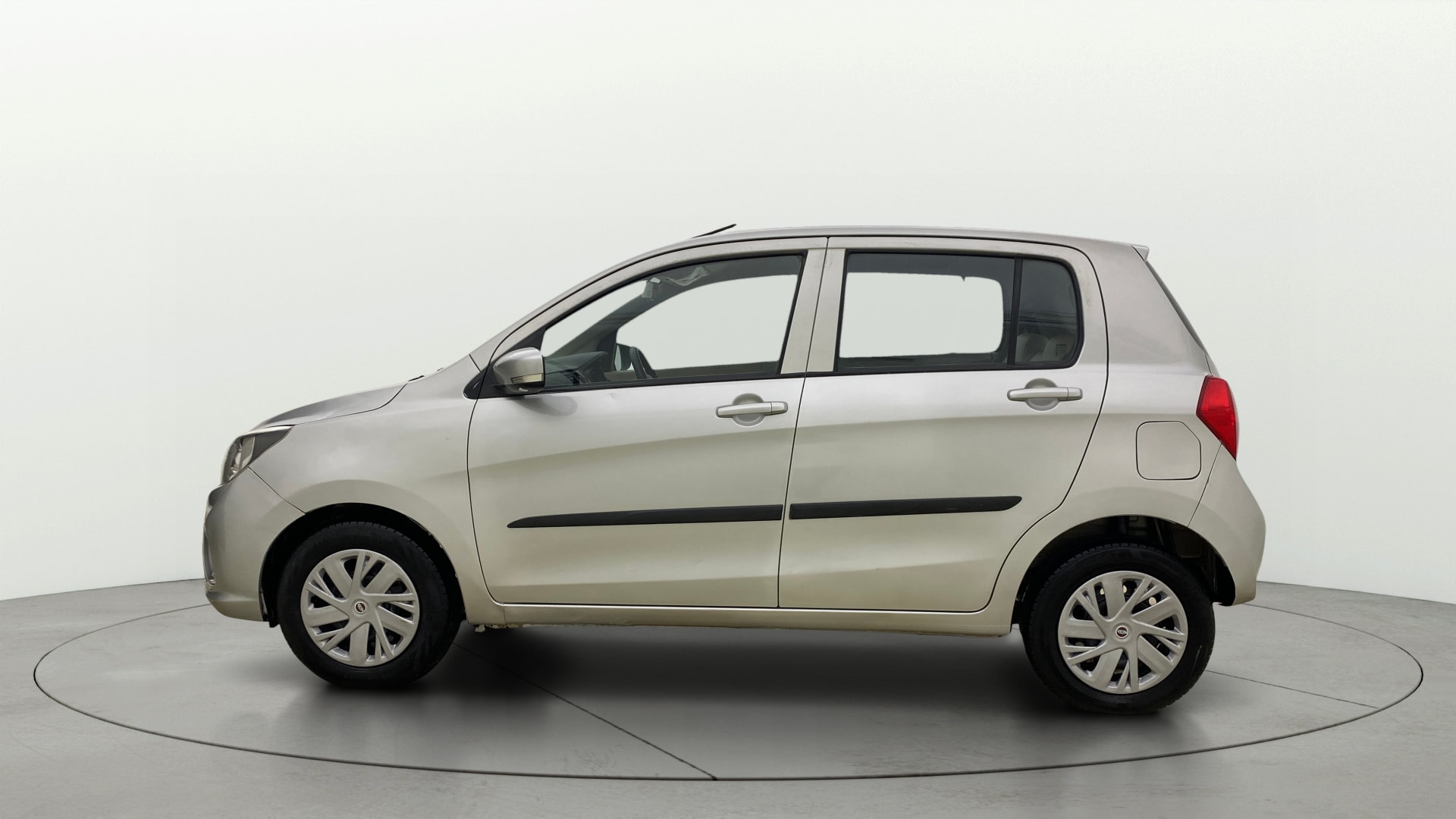 View 2018 Maruti Suzuki 1000 Base Variant Image 5 Used 2018 Maruti Suzuki 1000 Base Variant Image 5