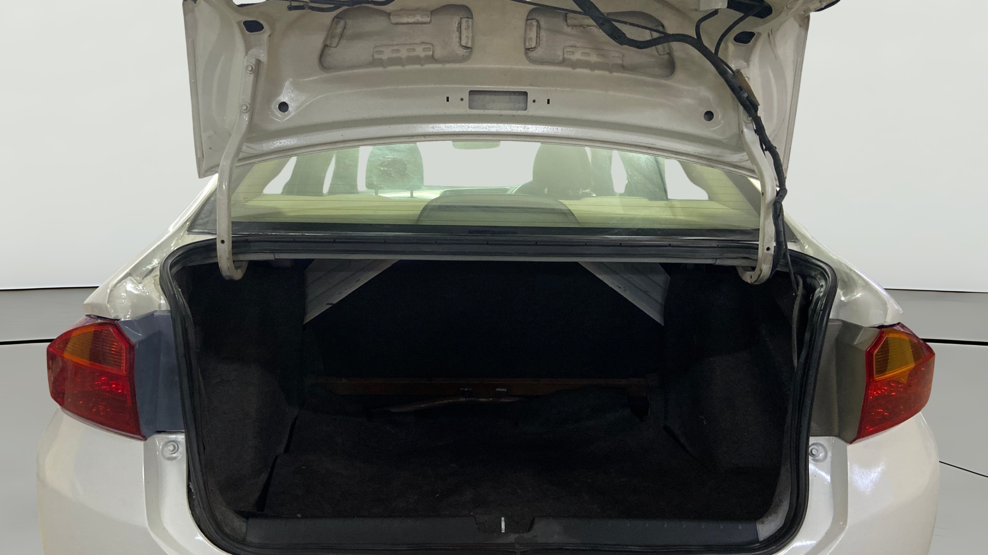 View 2015 Honda City ZX MT Diesel Anniversary Edition Image 37 Used 2015 Honda City ZX MT Diesel Anniversary Edition Image 37