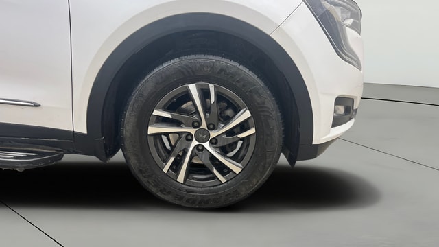 View Mahindra XUV700 Image 43 Used Mahindra XUV700 Image 43