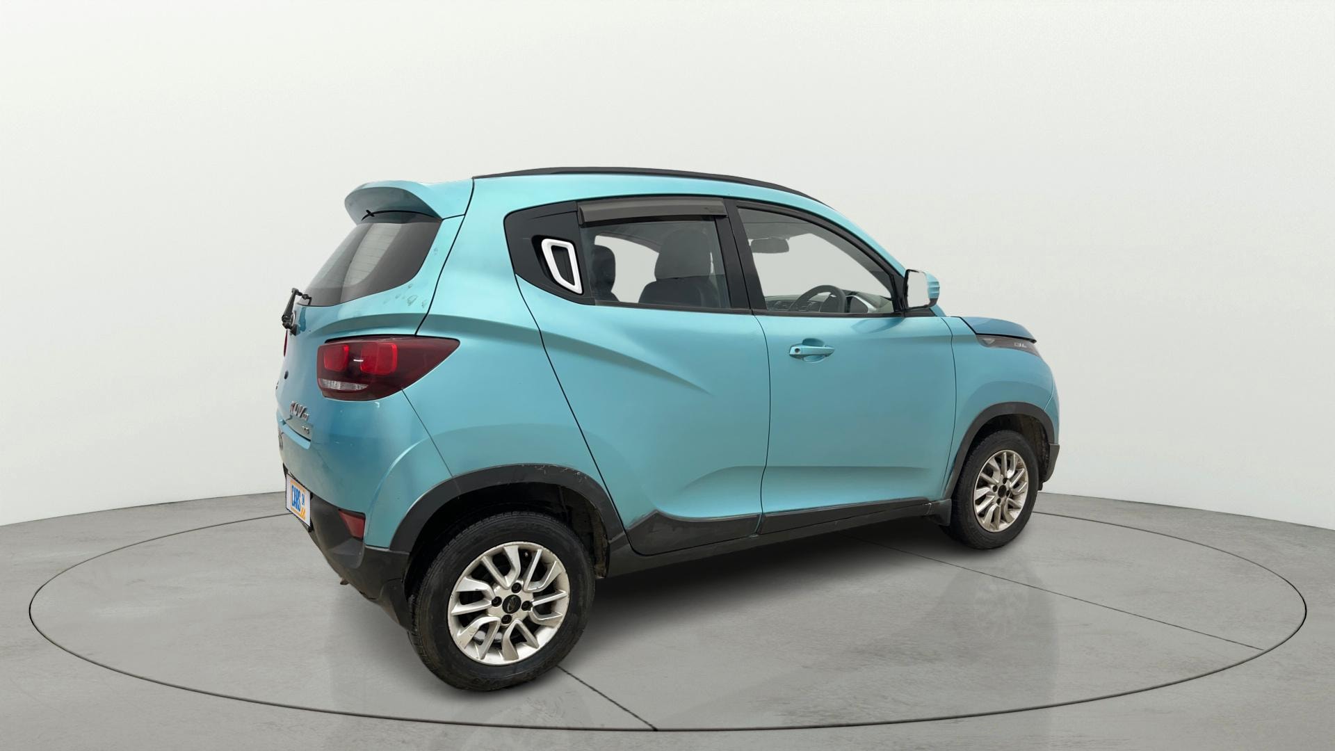 View 2016 Mahindra KUV100 K8 Petrol 5 Seater BS IV Image 44 Used 2016 Mahindra KUV100 K8 Petrol 5 Seater BS IV Image 44