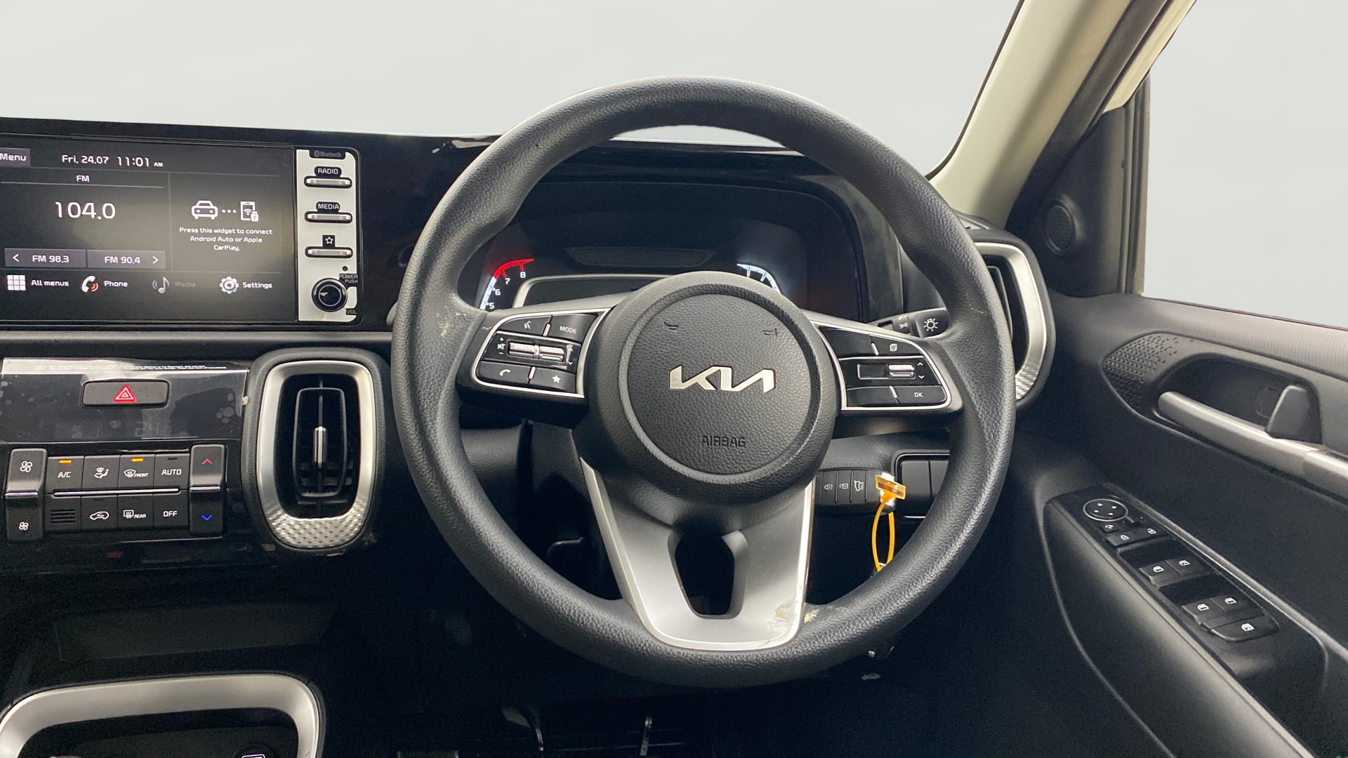 View 2022 Kia Sonet HTK Plus Petrol Image 21 Used 2022 Kia Sonet HTK Plus Petrol Image 21