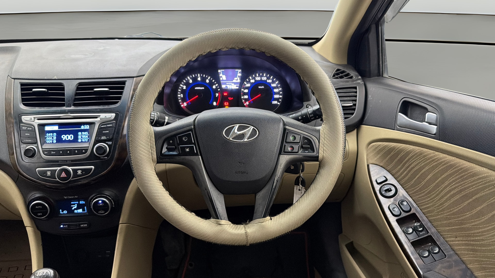 View 2015 Hyundai Fluidic Verna 1.6 VTVT S Image 20 Used 2015 Hyundai Fluidic Verna 1.6 VTVT S Image 20