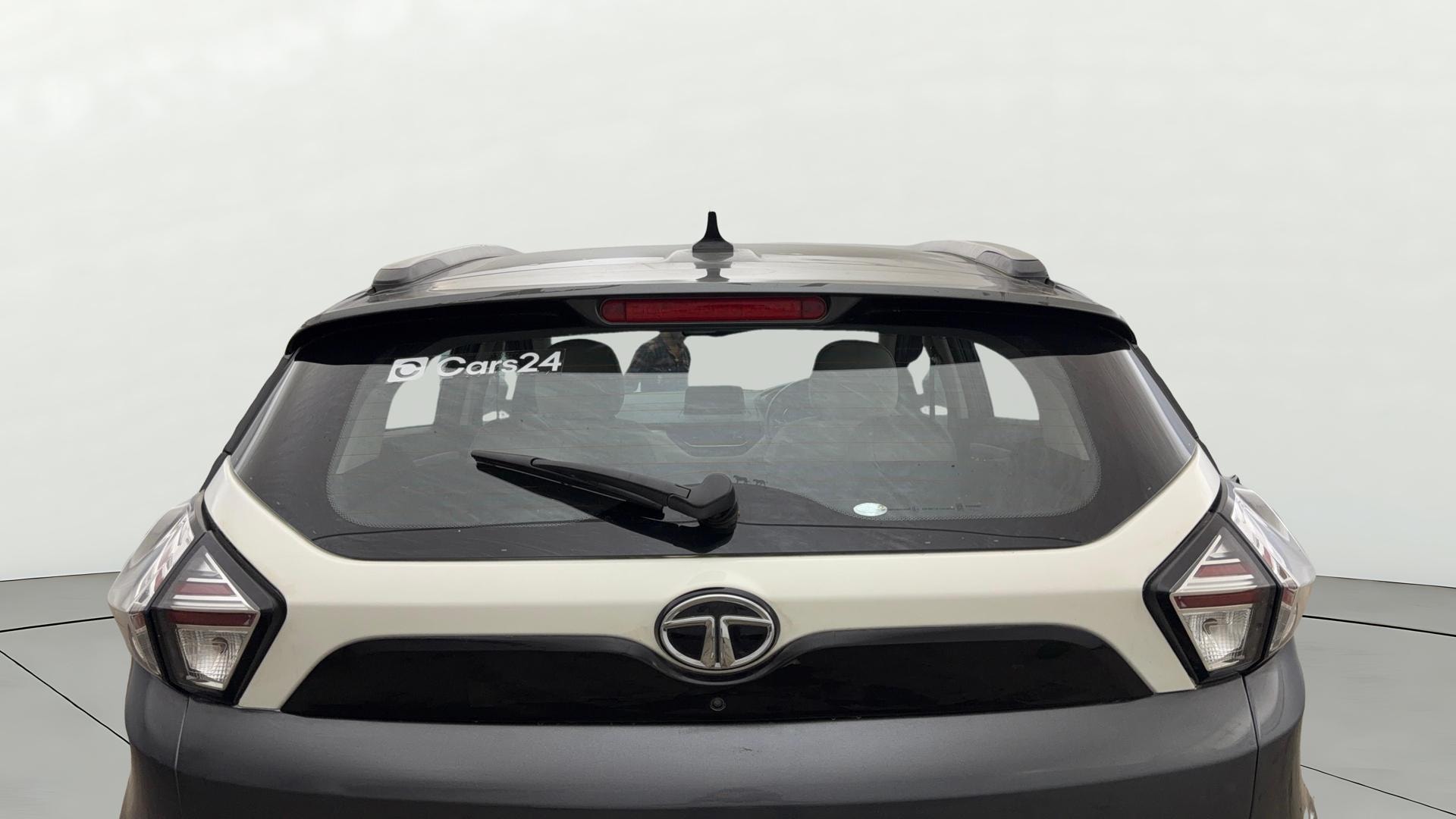View 2022 Tata Nexon Revotron XZA Plus AMT Image 5 Used 2022 Tata Nexon Revotron XZA Plus AMT Image 5