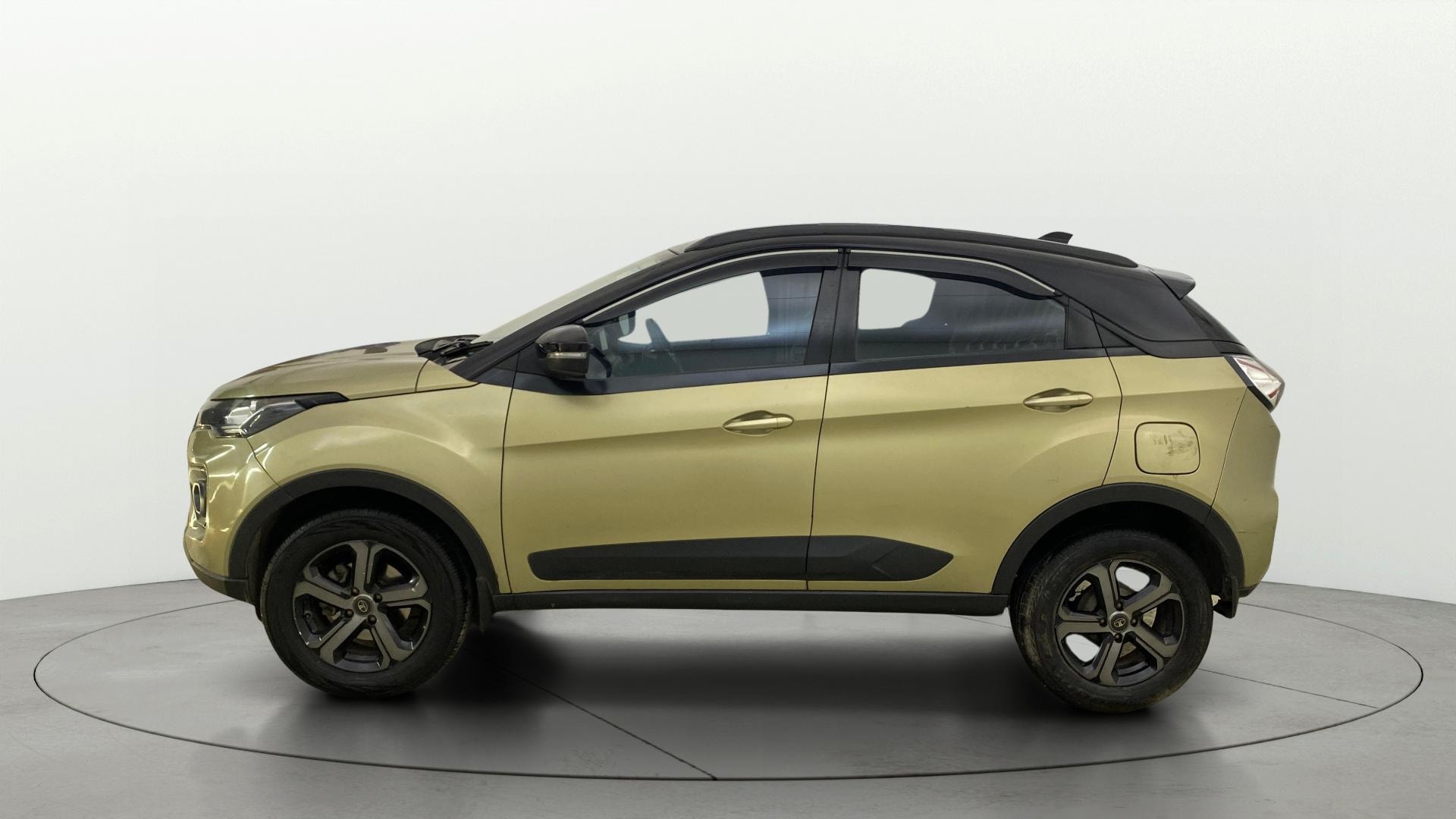 View 2022 Tata Nexon Revotorq Kaziranga XZA Plus AMT Image 6 Used 2022 Tata Nexon Revotorq Kaziranga XZA Plus AMT Image 6
