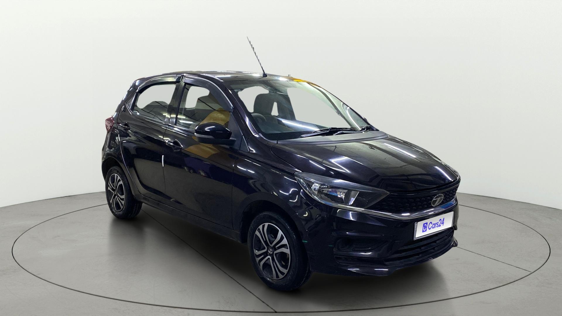 View 2023 Tata Tiago Revotorq XB Image 35 Used 2023 Tata Tiago Revotorq XB Image 35