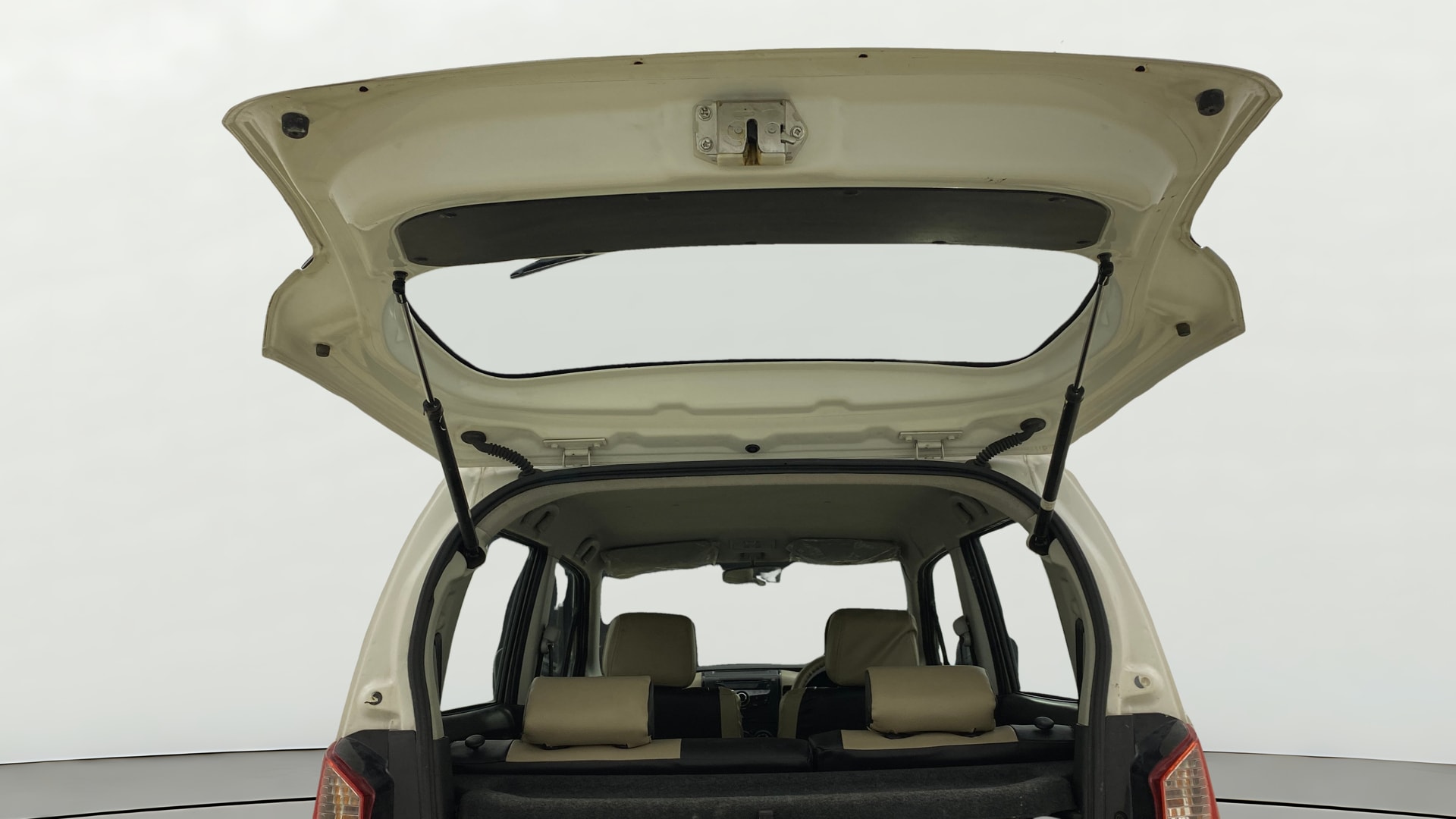 View 2017 Maruti Suzuki 1000 Base Variant Image 30 Used 2017 Maruti Suzuki 1000 Base Variant Image 30