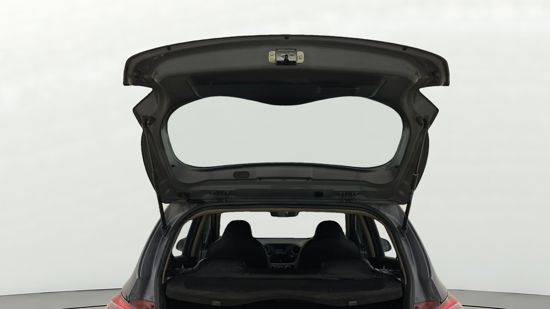 View 2015 Hyundai Grand i10 Sportz 1.2 Kappa Image 16 Used 2015 Hyundai Grand i10 Sportz 1.2 Kappa Image 16