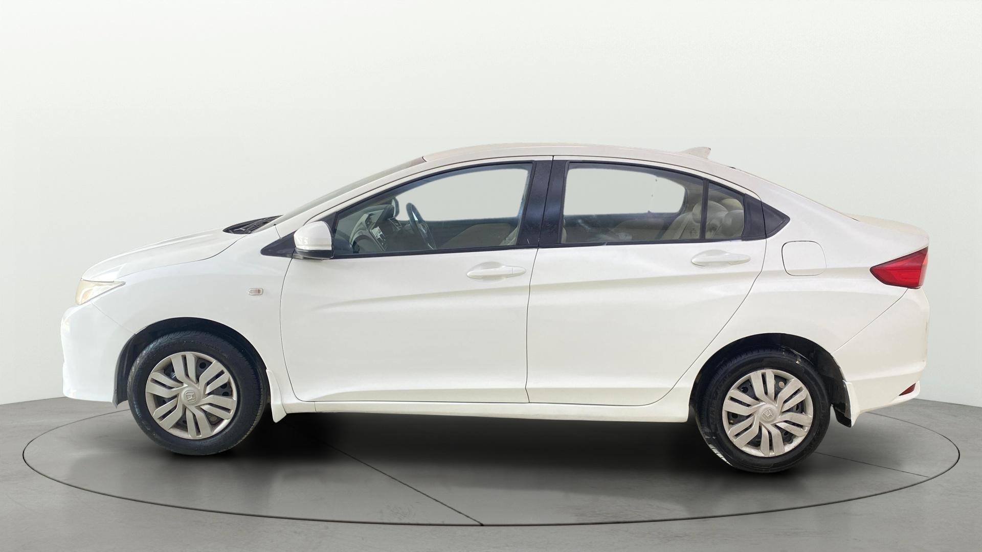 View 2015 Honda City ZX MT Diesel Anniversary Edition Image 6 Used 2015 Honda City ZX MT Diesel Anniversary Edition Image 6