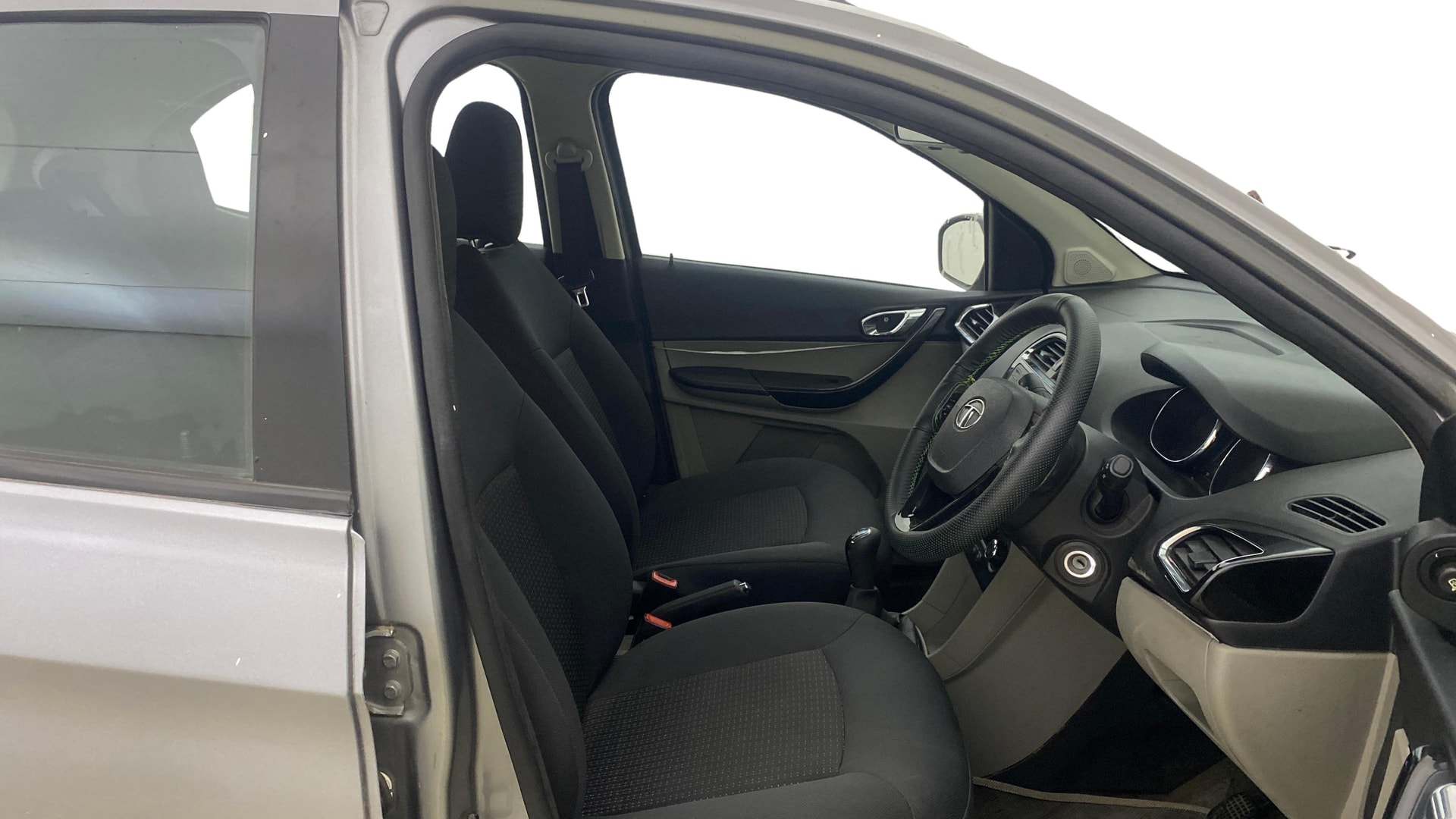 View 2018 Tata Tiago Revotorq XB Image 26 Used 2018 Tata Tiago Revotorq XB Image 26