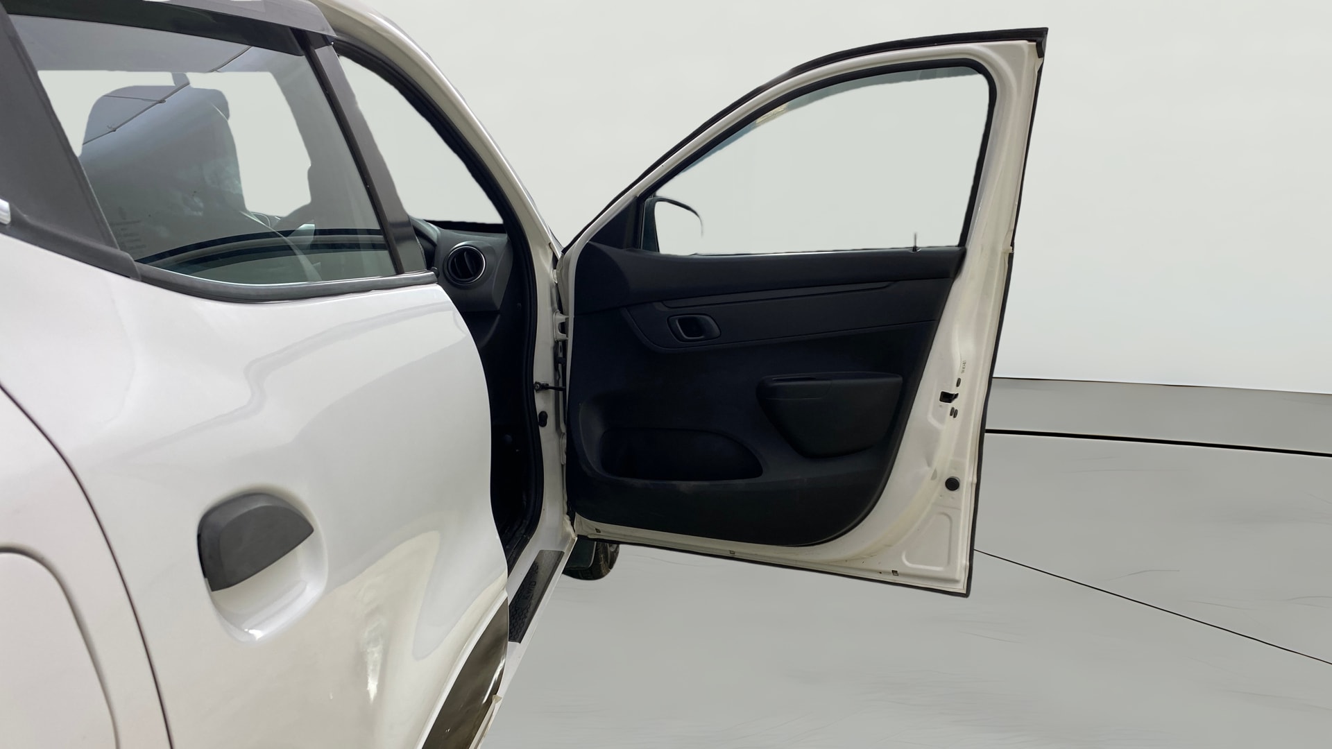View 2020 Renault Kwid RXL 1.0 BS IV Image 43 Used 2020 Renault Kwid RXL 1.0 BS IV Image 43