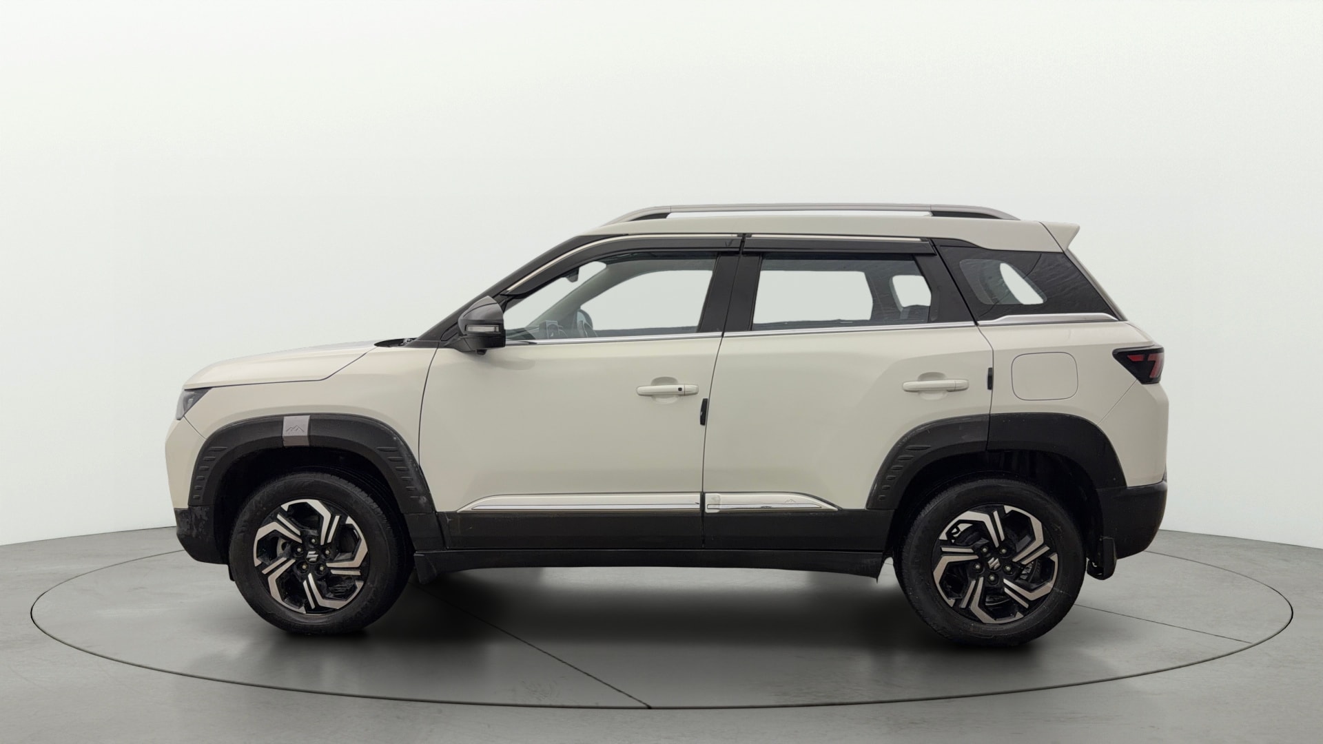 View 2024 Maruti Suzuki 1000 Base Variant Image 6 Used 2024 Maruti Suzuki 1000 Base Variant Image 6