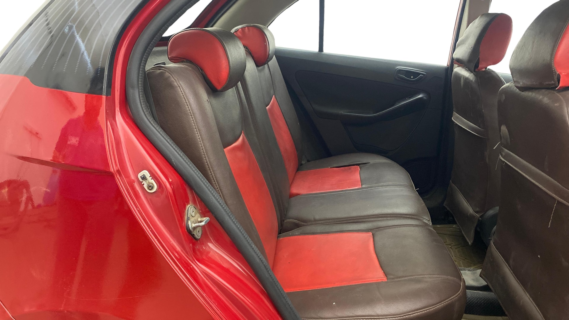 View 2015 Tata Bolt XE Quadrajet 75PS Diesel Image 29 Used 2015 Tata Bolt XE Quadrajet 75PS Diesel Image 29