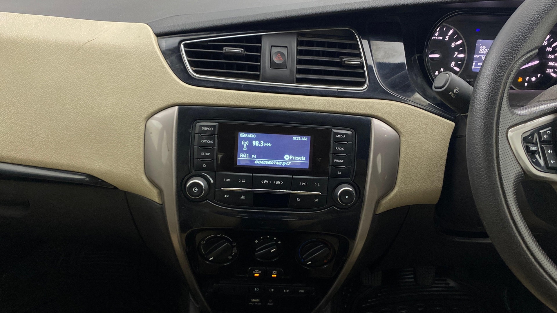 View 2016 Tata Zest XMS Petrol Image 17 Used 2016 Tata Zest XMS Petrol Image 17