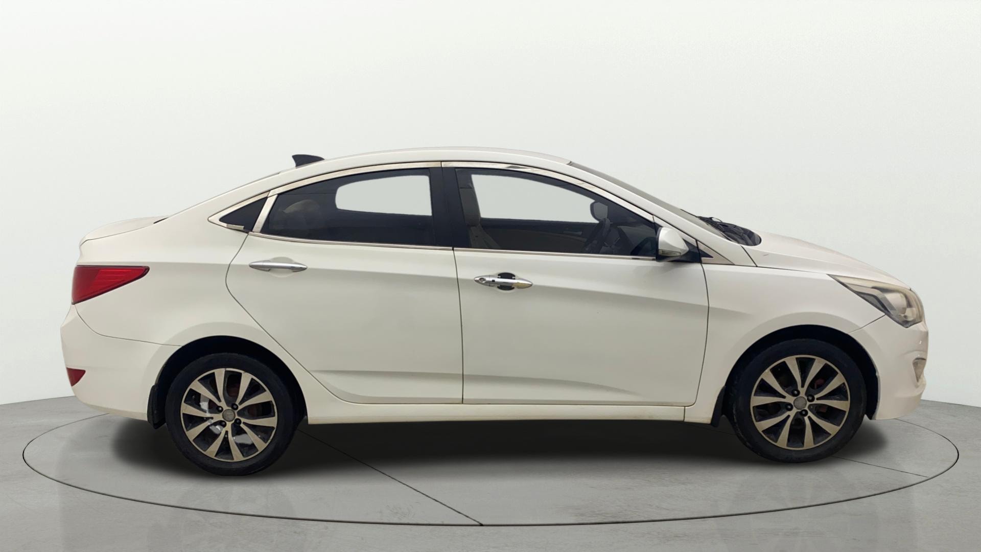 View 2016 Hyundai Verna 1.6 CRDi SX (O) Image 27 Used 2016 Hyundai Verna 1.6 CRDi SX (O) Image 27