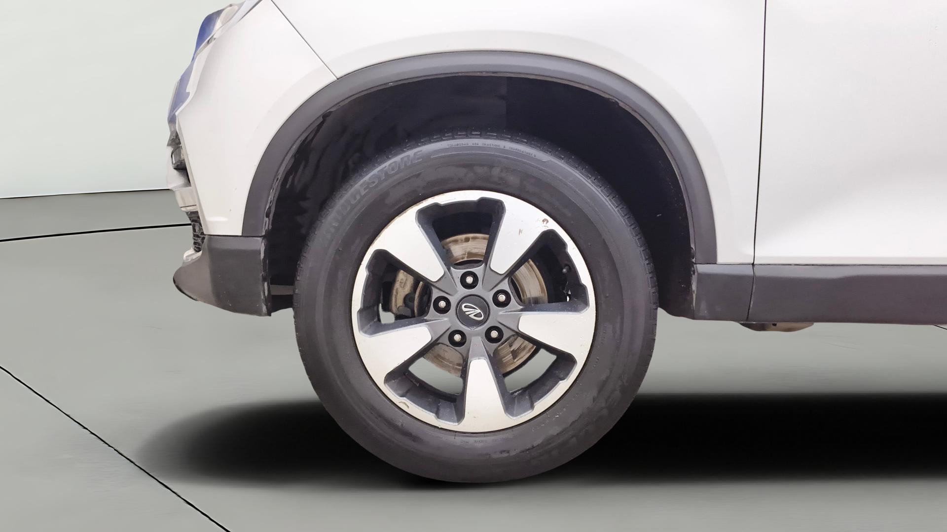 View 2019 Mahindra Alturas G4 4WD AT Image 37 Used 2019 Mahindra Alturas G4 4WD AT Image 37
