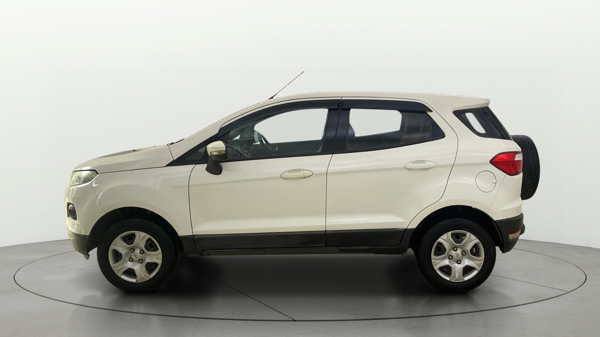 View 2016 Ford EcoSport 1.5 TDCi Diesel Ambiente BS IV Image 5 Used 2016 Ford EcoSport 1.5 TDCi Diesel Ambiente BS IV Image 5