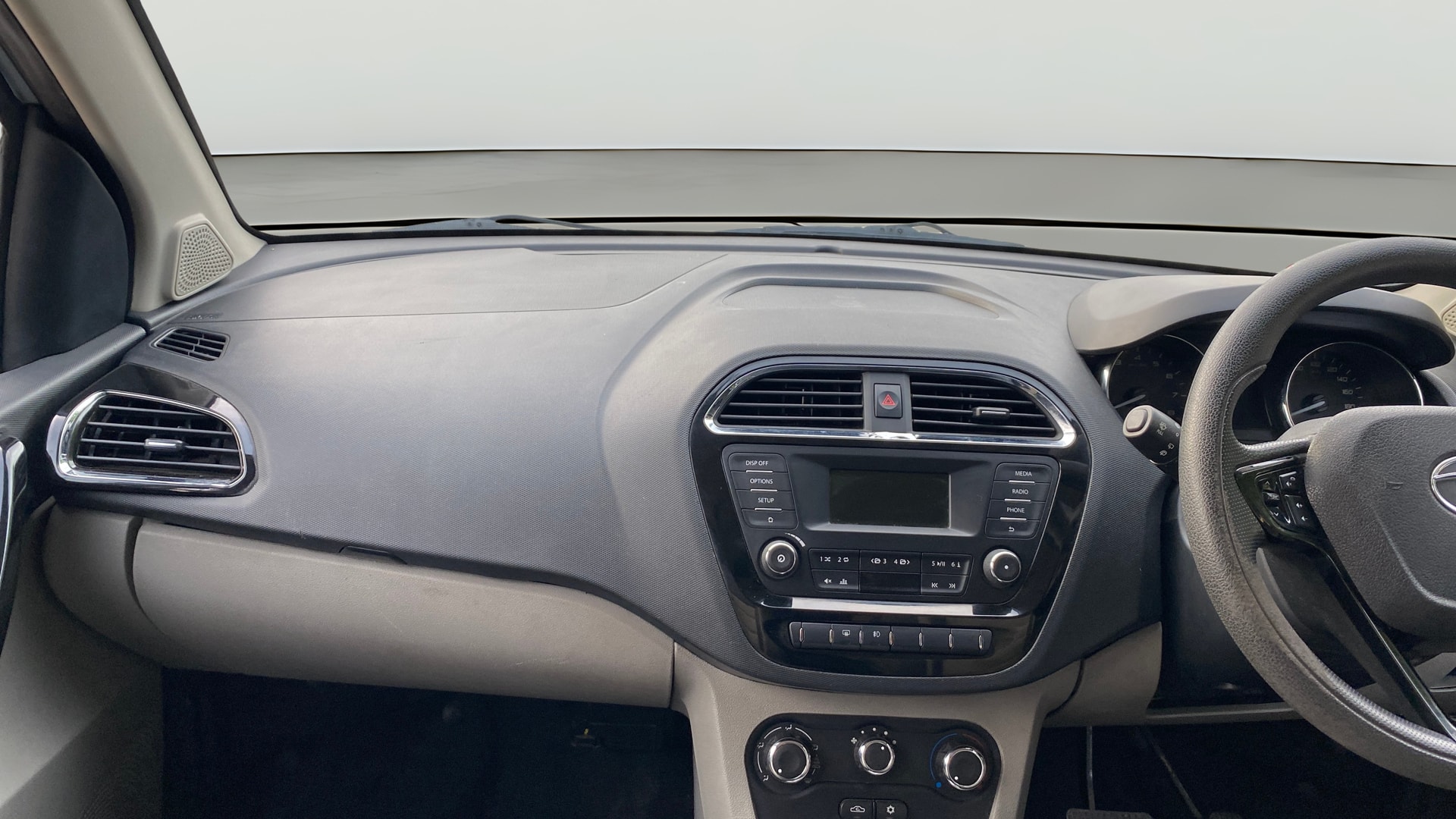 View 2018 Tata Tiago Revotorq XB Image 17 Used 2018 Tata Tiago Revotorq XB Image 17