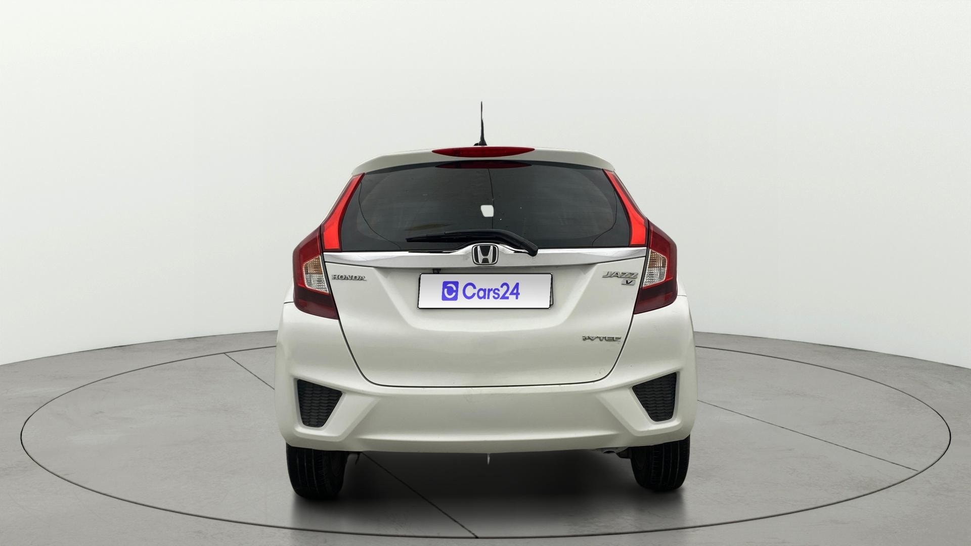 View 2016 Honda Jazz E MT Diesel Image 39 Used 2016 Honda Jazz E MT Diesel Image 39