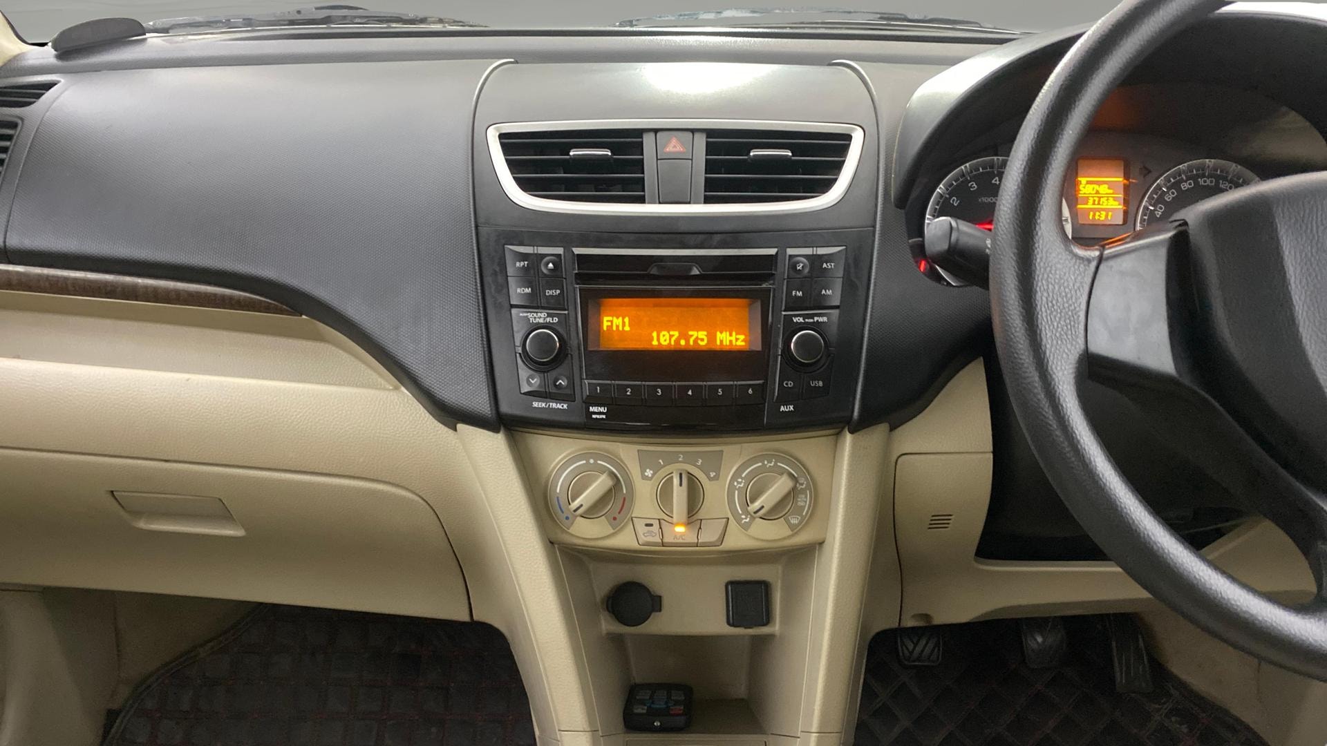View 2015 Maruti Suzuki 1000 Base Variant Image 17 Used 2015 Maruti Suzuki 1000 Base Variant Image 17