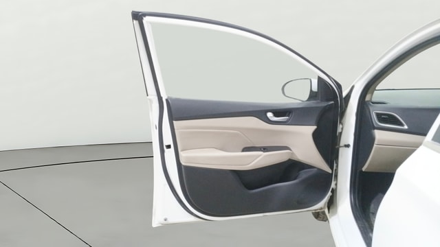 View Hyundai Verna Image 33 Used Hyundai Verna Image 33