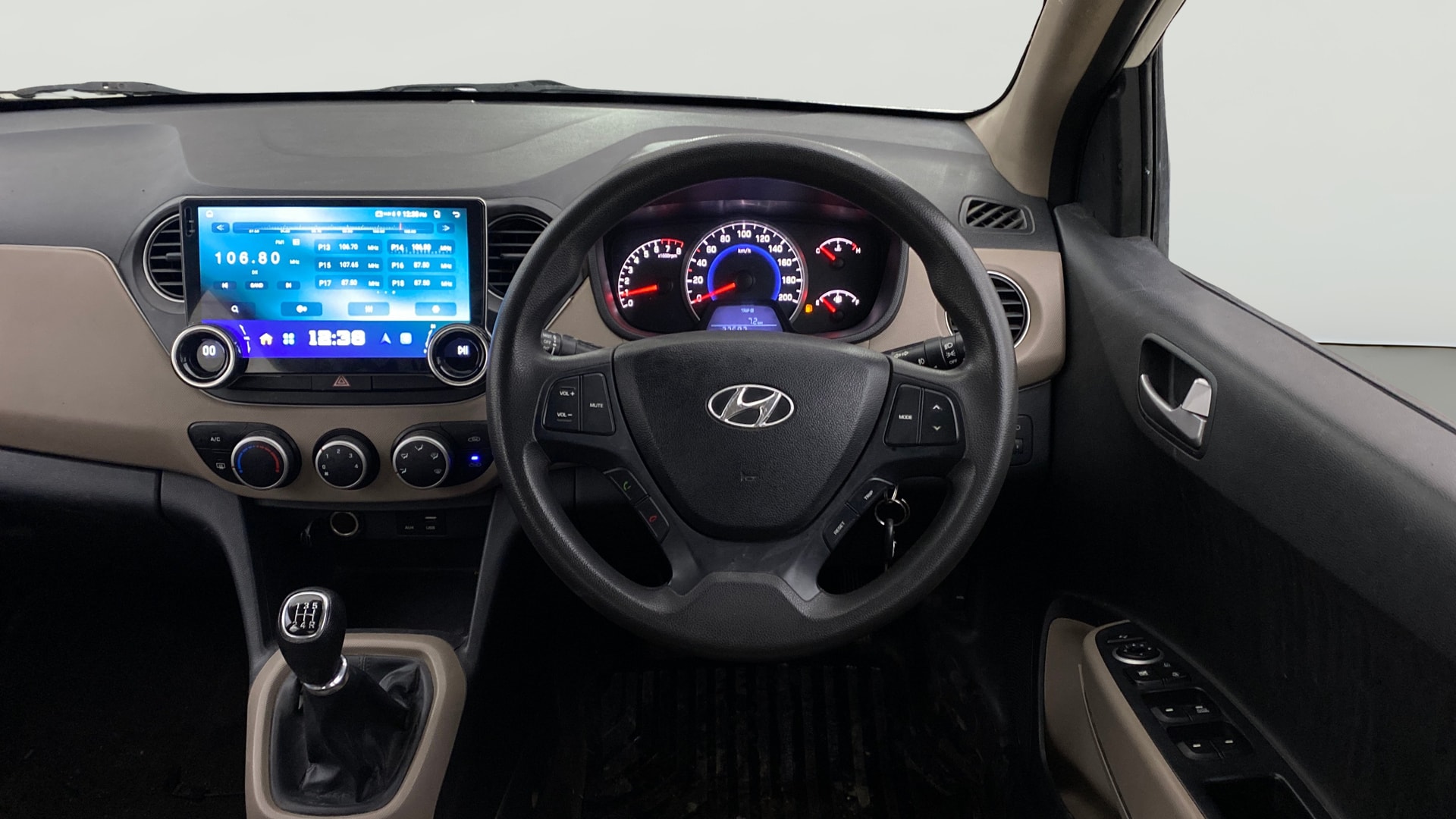 View 2016 Hyundai Grand i10 Sportz 1.2 Kappa Image 20 Used 2016 Hyundai Grand i10 Sportz 1.2 Kappa Image 20
