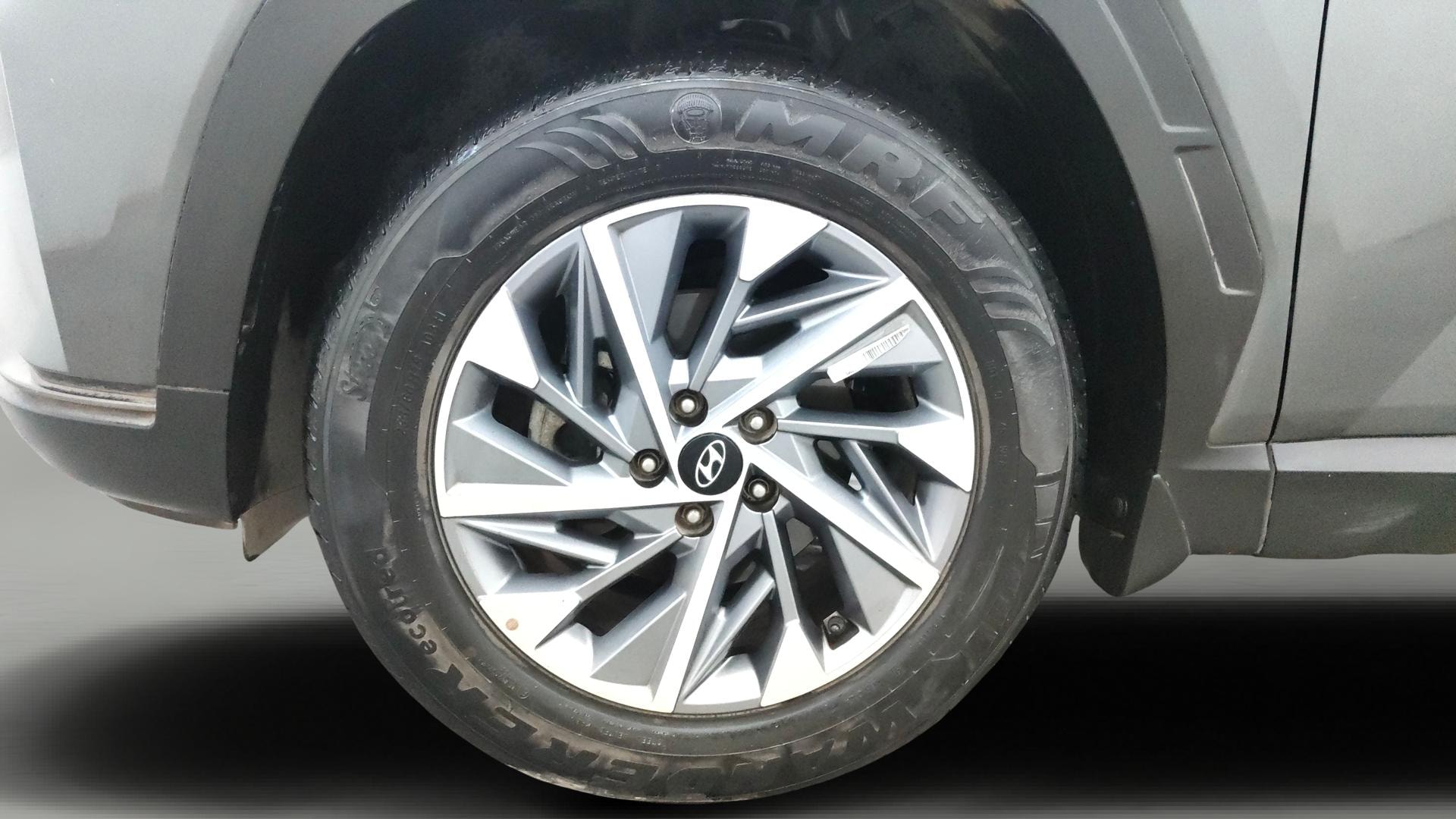 View 2024 Hyundai Tucson Signature 2.0 AT Petrol Image 30 Used 2024 Hyundai Tucson Signature 2.0 AT Petrol Image 30