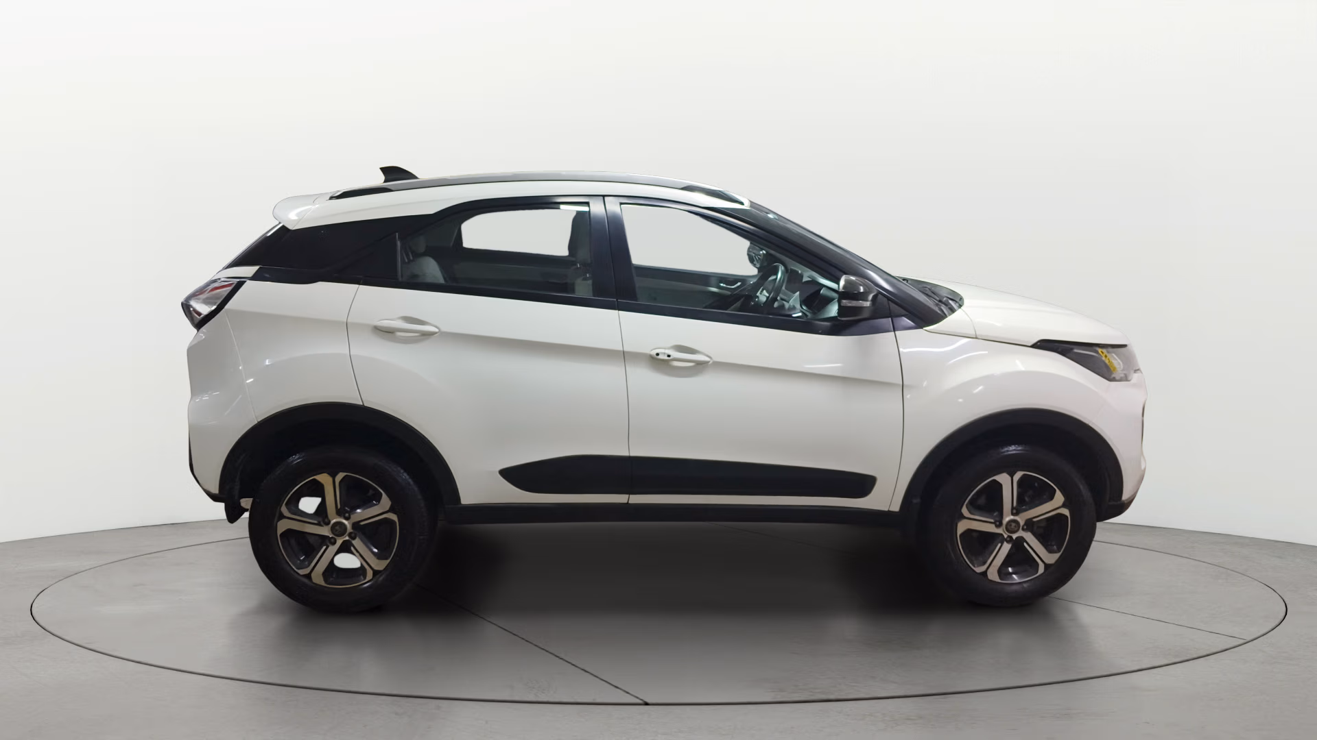 View 2022 Tata Nexon Revotron XZ Plus Image 27 Used 2022 Tata Nexon Revotron XZ Plus Image 27