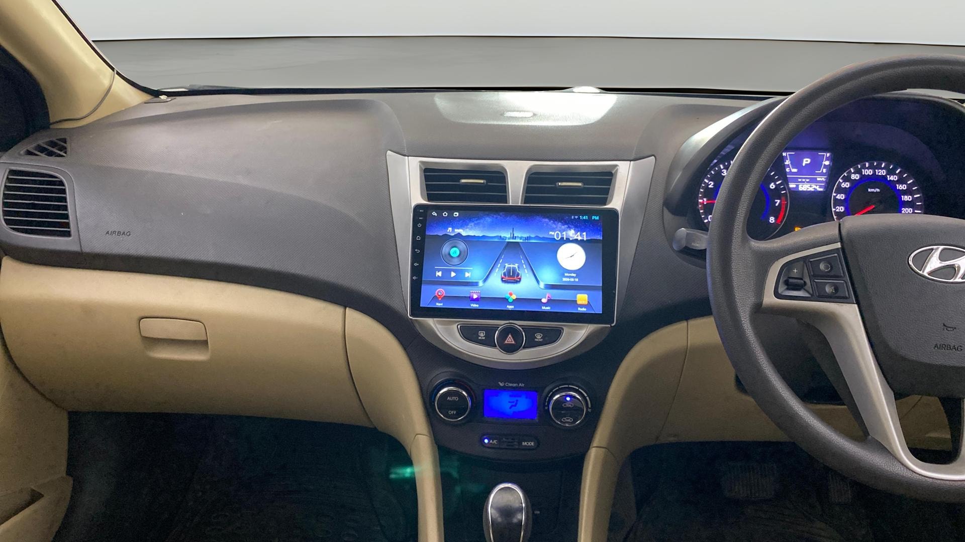 View 2014 Hyundai Fluidic Verna 1.6 VTVT SX AT Image 17 Used 2014 Hyundai Fluidic Verna 1.6 VTVT SX AT Image 17