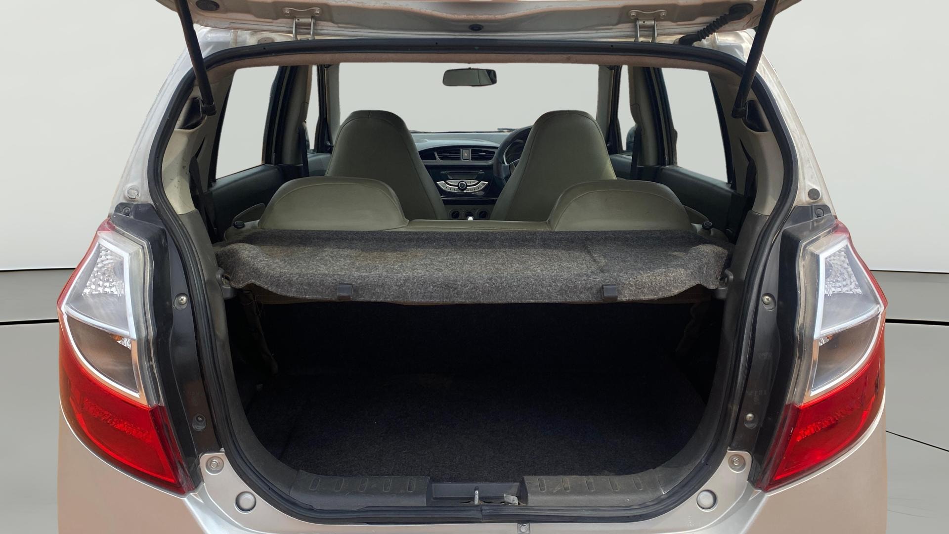 View 2015 Maruti Suzuki Alto K10 LX Image 36 Used 2015 Maruti Suzuki Alto K10 LX Image 36