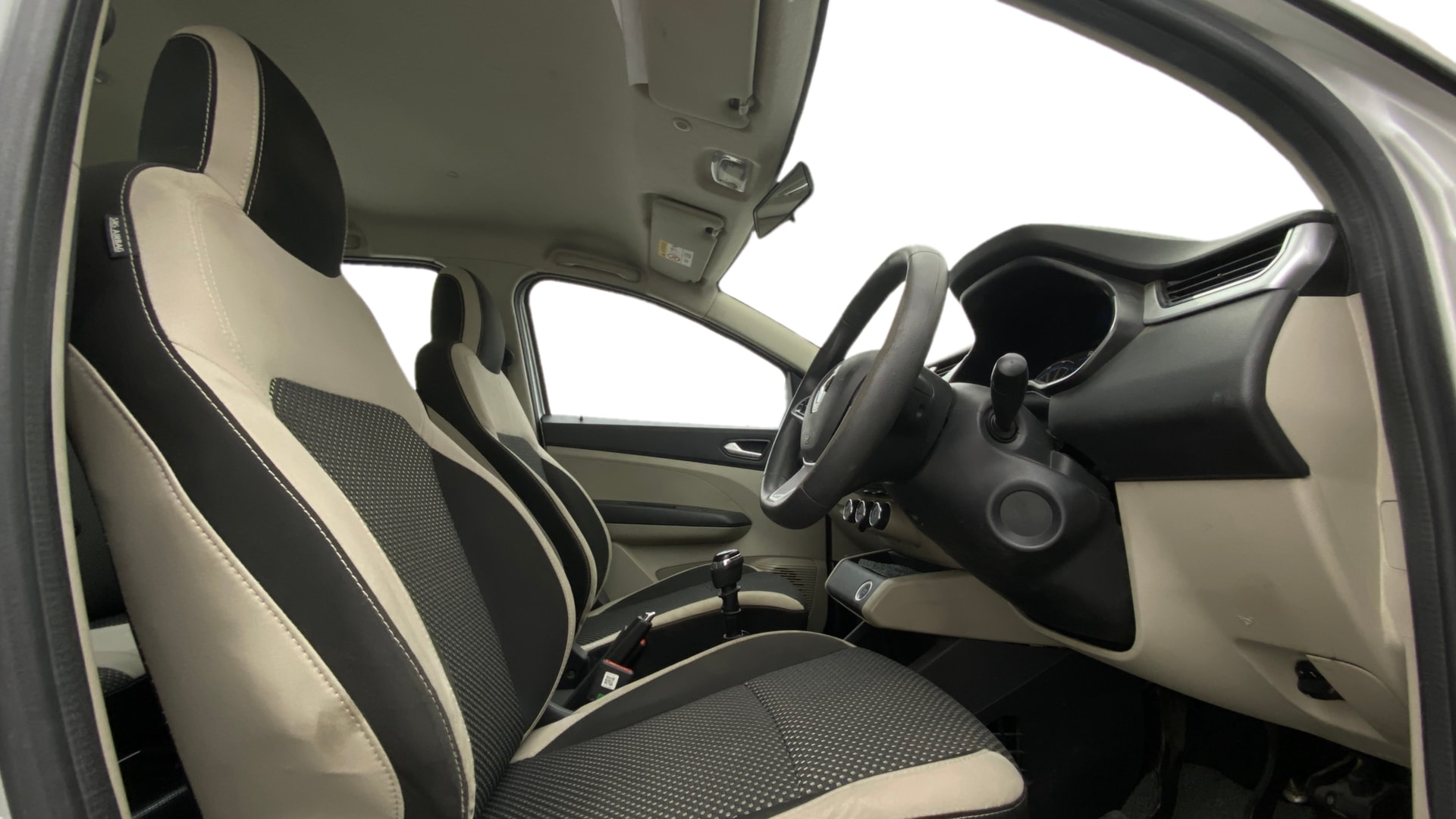 View 2022 Renault Triber RXZ Image 27 Used 2022 Renault Triber RXZ Image 27